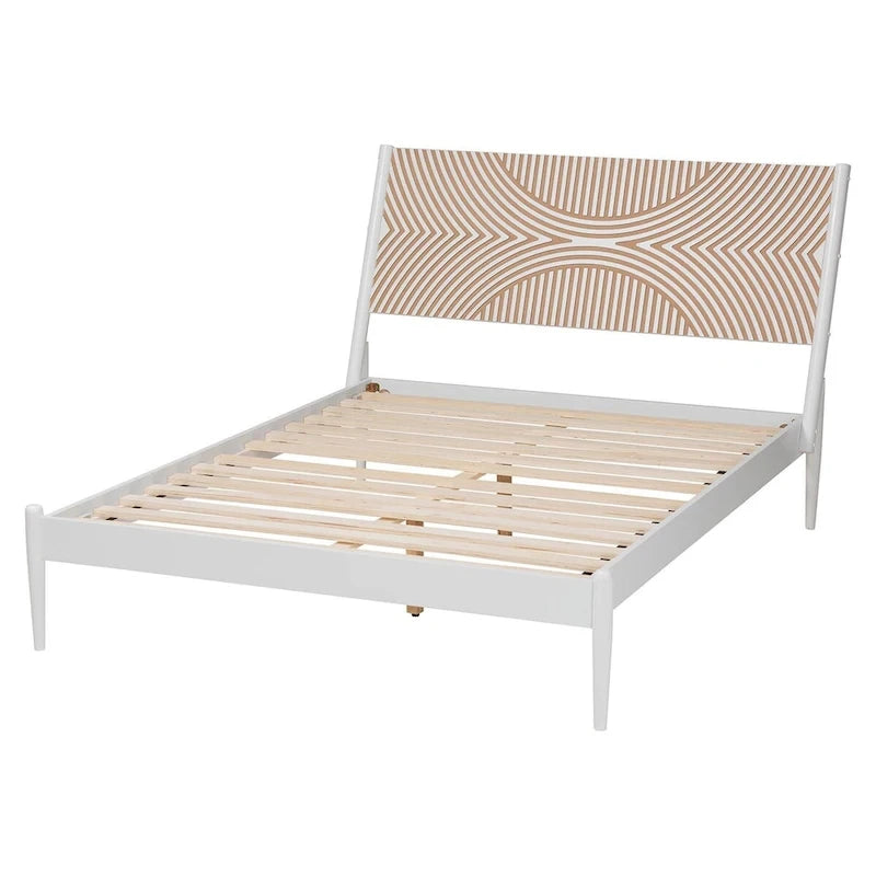 Lit plateforme Queen size blanc côtier avec tête de lit sculptée contrastante