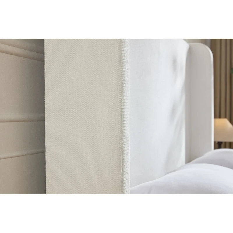 Lit capitonné à tête de lit haute, élégance et simplicité pour la chambre à coucher